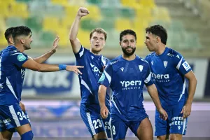 Ο Πέτροβιτς... στο τέλος της χάρισε το πρώτο τρίποντο!