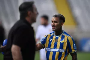 ΑΠΟΕΛ - ΑΕΛ: "Εξάστερος" και λαμπερός στο ΓΣΠ!