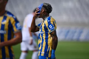 ΑΠΟΕΛ - ΑΕΛ: "Εξάστερος" και λαμπερός στο ΓΣΠ!
