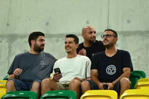 Ο Πέτροβιτς... στο τέλος της χάρισε το πρώτο τρίποντο!