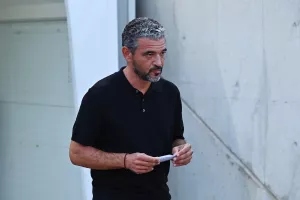 Μόνο με ΑΠΑΝΤΗΣΕΙΣ στο γήπεδο!