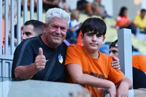 (Φώτος) Ο κόσμος στις εξέδρες 