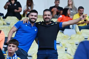(Φώτος) Ο κόσμος στις εξέδρες 