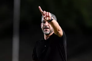 Στο γήπεδο ο Μάρτινς, στις εξελίξεις η διοίκηση
