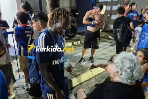 Η γιαγιά Φωτεινή με Ντιόν 