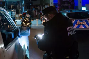 Πέντε συλλήψεις και εκατοντάδες καταγγελίες σε μία νύχτα