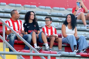 (ΦΩΤΟΡΕΠΟΡΤΑΖ) Ο κόσμος στο Νέα Σαλαμίνα-ΑΕΚ