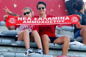 (ΦΩΤΟΡΕΠΟΡΤΑΖ) Ο κόσμος στο Νέα Σαλαμίνα-ΑΕΚ