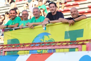 (ΦΩΤΟΡΕΠΟΡΤΑΖ) Ο κόσμος στο Νέα Σαλαμίνα-ΑΕΚ