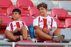 (ΦΩΤΟΡΕΠΟΡΤΑΖ) Ο κόσμος στο Νέα Σαλαμίνα-ΑΕΚ
