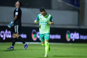 Νέα Σαλαμίνα-ΑΕΚ: Πέρασε με... τεσσάρα από το Αμμόχωστος (φώτος)