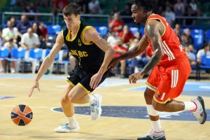 (Βίντεο-Φώτος) Ο Άρης διέλυσε τον Ερυθρό Αστέρα στο τουρνουά "Νεόφυτος Χανδριώτης"