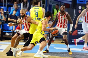 (ΦΩΤΟΣ) Έλαμψαν... Γουόρντ και Εντιάι στη δύσκολη νίκη του Ολυμπιακού επί της Μακάμπι!