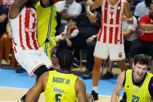 (ΦΩΤΟΣ) Έλαμψαν... Γουόρντ και Εντιάι στη δύσκολη νίκη του Ολυμπιακού επί της Μακάμπι!