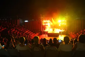 Με μεγάλη επιτυχία η συναυλία του Σάκη Ρουβά για το AEK C.A.R.E.S. και τον ΠΑΣΥΚΑΦ