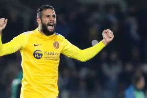 Ενίσχυση με Γιάννη Μαύρου