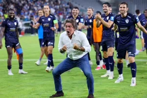 (ΦΩΤΟΣ) Show... Σα Πίντο!