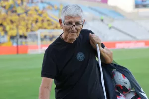 ΑΠΟΕΛ - ΑΕΛ: "Εξάστερος" και λαμπερός στο ΓΣΠ!