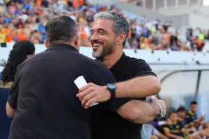 ΑΠΟΕΛ - ΑΕΛ: "Εξάστερος" και λαμπερός στο ΓΣΠ!