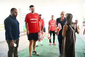 Επίσκεψη στο Παιδοογκολογικό του Μακάρειου Νοσοκομείου (Φώτος)