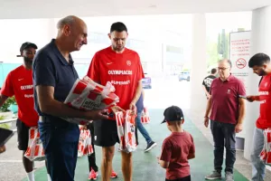 Επίσκεψη στο Παιδοογκολογικό του Μακάρειου Νοσοκομείου (Φώτος)