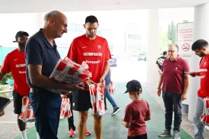 Επίσκεψη στο Παιδοογκολογικό του Μακάρειου Νοσοκομείου (Φώτος)