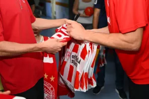 Επίσκεψη στο Παιδοογκολογικό του Μακάρειου Νοσοκομείου (Φώτος)