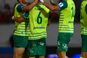 Νέα Σαλαμίνα-ΑΕΚ: Πέρασε με... τεσσάρα από το Αμμόχωστος (φώτος)