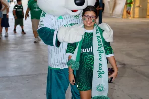 (Φώτος) Πόζαραν... με τη μασκότ