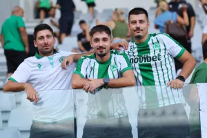 ΦΩΤΟΣ από τις κερκίδες Ομόνοιας και Πάφου