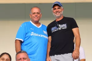 (Φώτος) Ο κόσμος στις εξέδρες 