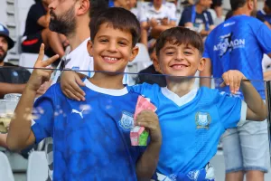 (Φώτος) Ο κόσμος στις εξέδρες 