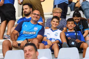 (Φώτος) Ο κόσμος στις εξέδρες 