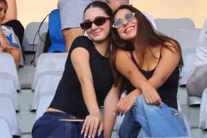 (Φώτος) Ο κόσμος στις εξέδρες 