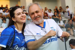 (Φώτος) Ο κόσμος στις εξέδρες 