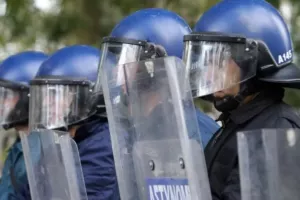 Εξάμηνος αποκλεισμός απ' τα γήπεδα σε δύο πρόσωπα