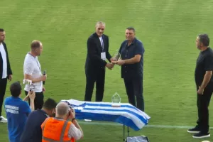 Τίμησε... την ΙΣΤΟΡΙΑ της (Φώτος)