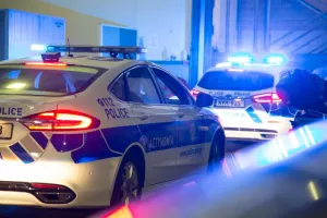 Tροχαία σύγκρουση στο Παραλίμνι/Τραυματίες δύο πεζοί και εγκατάλειψη σκηνής