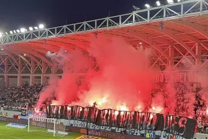 (ΒΙΝΤΕΟ kerkida) "Γύρω μου φωτιές" και pyroshow από τους Απολλωνίστες