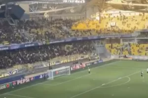 (ΒΙΝΤΕΟ kerkida) Μέσα για ζέσταμα και... ΑΕΚ, ΑΕΚ!