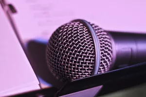 Κάπου χρειάζεται και λίγη σοβαρότητα…