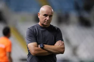 Coach χρειάζεται διόρθωση!