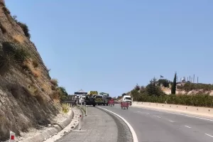 Τραγωδία στον αυτοκινητόδρομο: Έπεσε ψυγείο από το όχημα, κατέβηκε να το μετακινήσει και παρασύρθηκε από όχημα