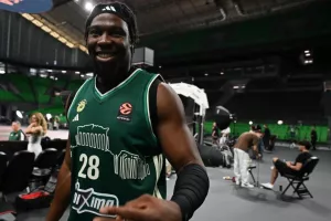 Εντυπωσιασμένοι οι παίκτες του Παναθηναϊκού με τις νέες φανέλες