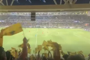 (Βίντεο kerkida) Τα πανηγύρια στην "Allwyn Arena"