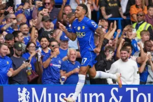 O Mόργκαν Ρότζερς έβαλε τέλος στο clean sheet του Τζολάκη στην Premier League!