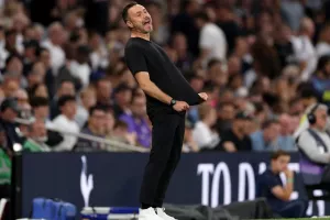 Κράξιμο σε Ντε Τσέρμπι:"Πραγματική ληστεία, χωρίς καν να χρειαστεί να φορέσει μάσκα"