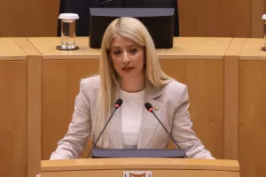 Αννίτα/Φαίνεται να εκδήλωσε ενδιαφέρον για το 2028