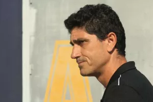 ΤΟΠΟΘΕΤΗΣΗ προπονητή που αντιμετώπισε την Ομόνοια