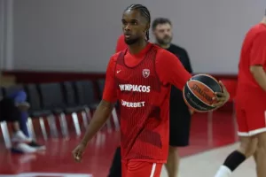 Ολυμπιακός: Ενσωματώθηκε στις προπονήσεις ο Μοντέρο